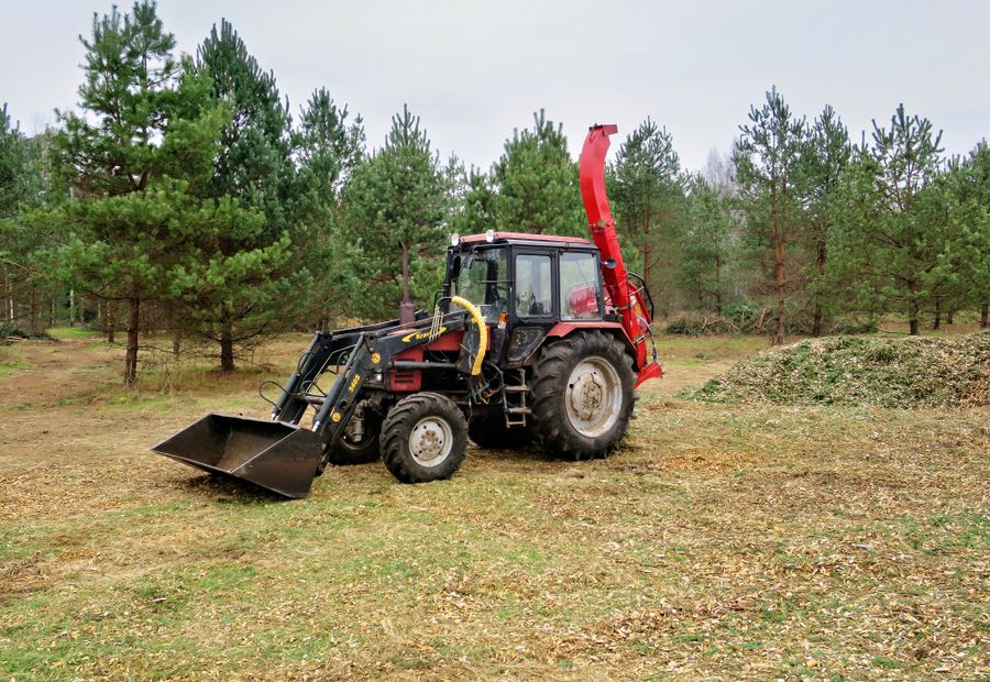 Forestry mulcher grinding standing cedar into chips on Washington County pasture